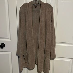 Like new barefoot dreams cardigan plus size